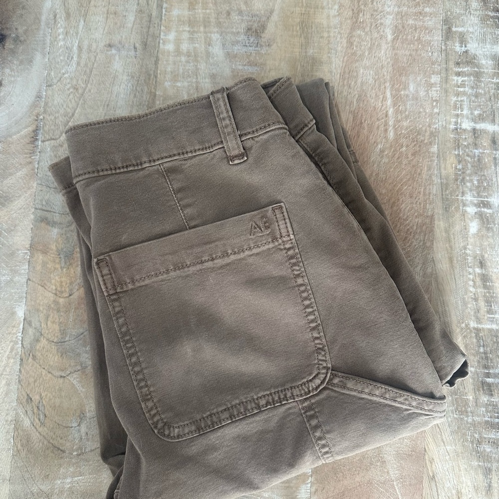 NWT American Eagle Outfitters Women’s Brown stretch straight leg cargo pants